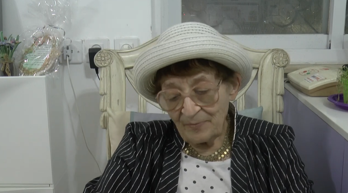 בינה קמילה לבית צ'אפק